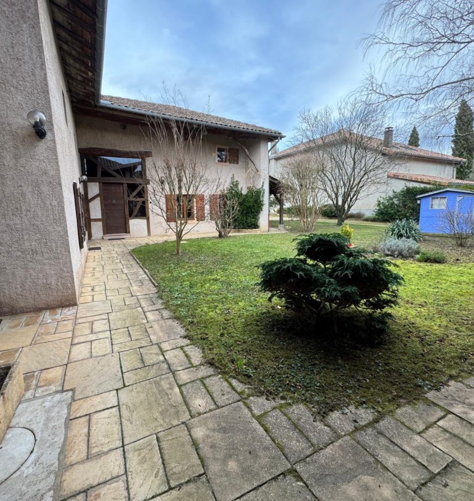 Réhabilitation complète pour une maison de 240 m² près de Mâcon